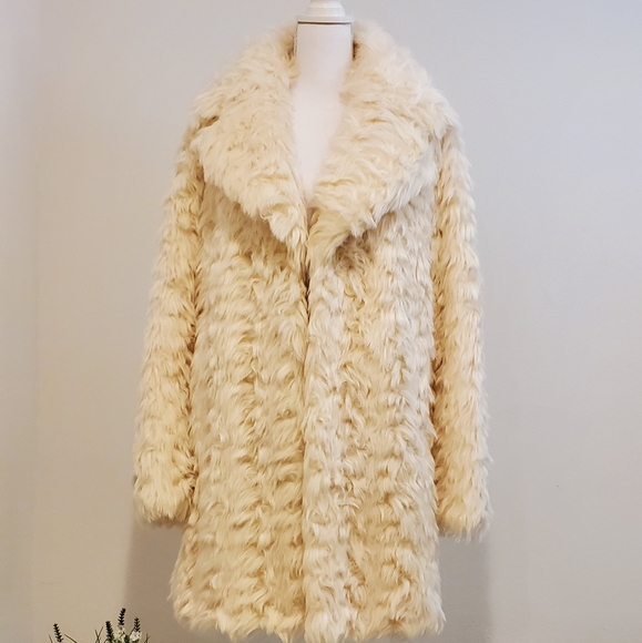 Kendall & Kylie Faux Fur Shawl Collar Coat Ivory - Picture 6 of 8